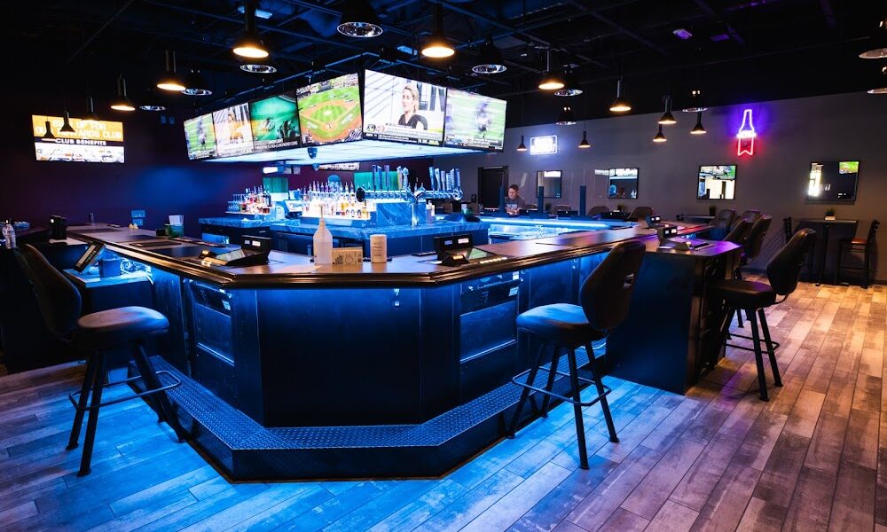 Aces Bar & Grill (East)