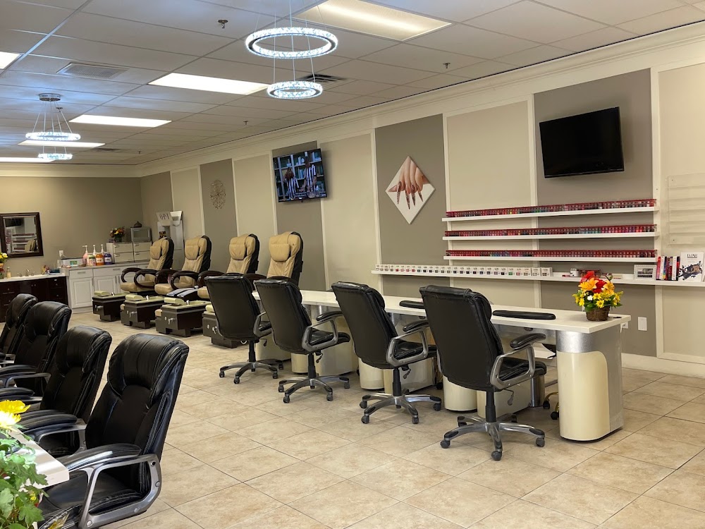 Glitz Nail Lounge