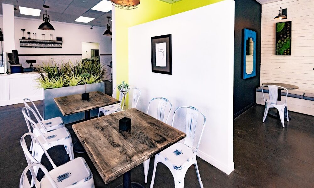 HUMMUS Bowls & Wraps