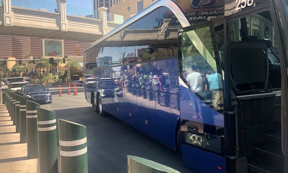 LVL, LLC ~ Las Vegas Limousines & Motor Coach Services