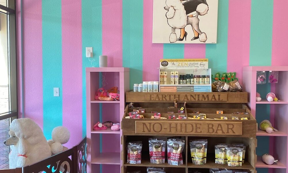 Snooty LaRue Pet Spa & Play